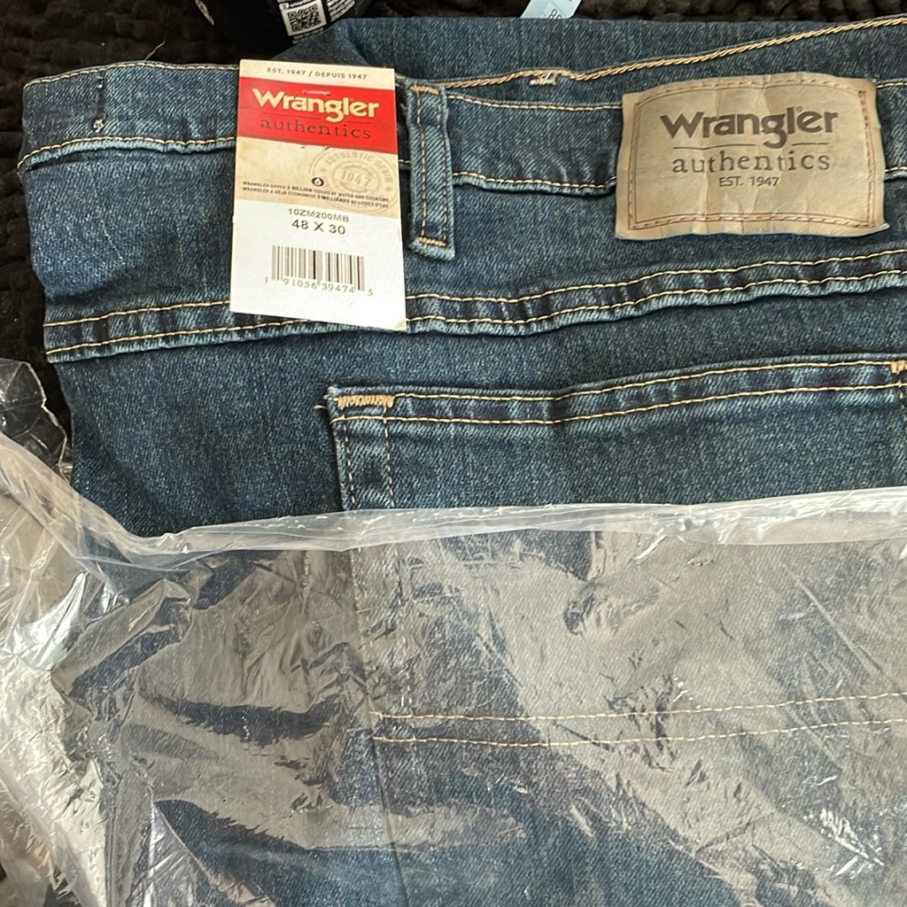 Brand New Wranglers 48 X 30 Blue Jeans